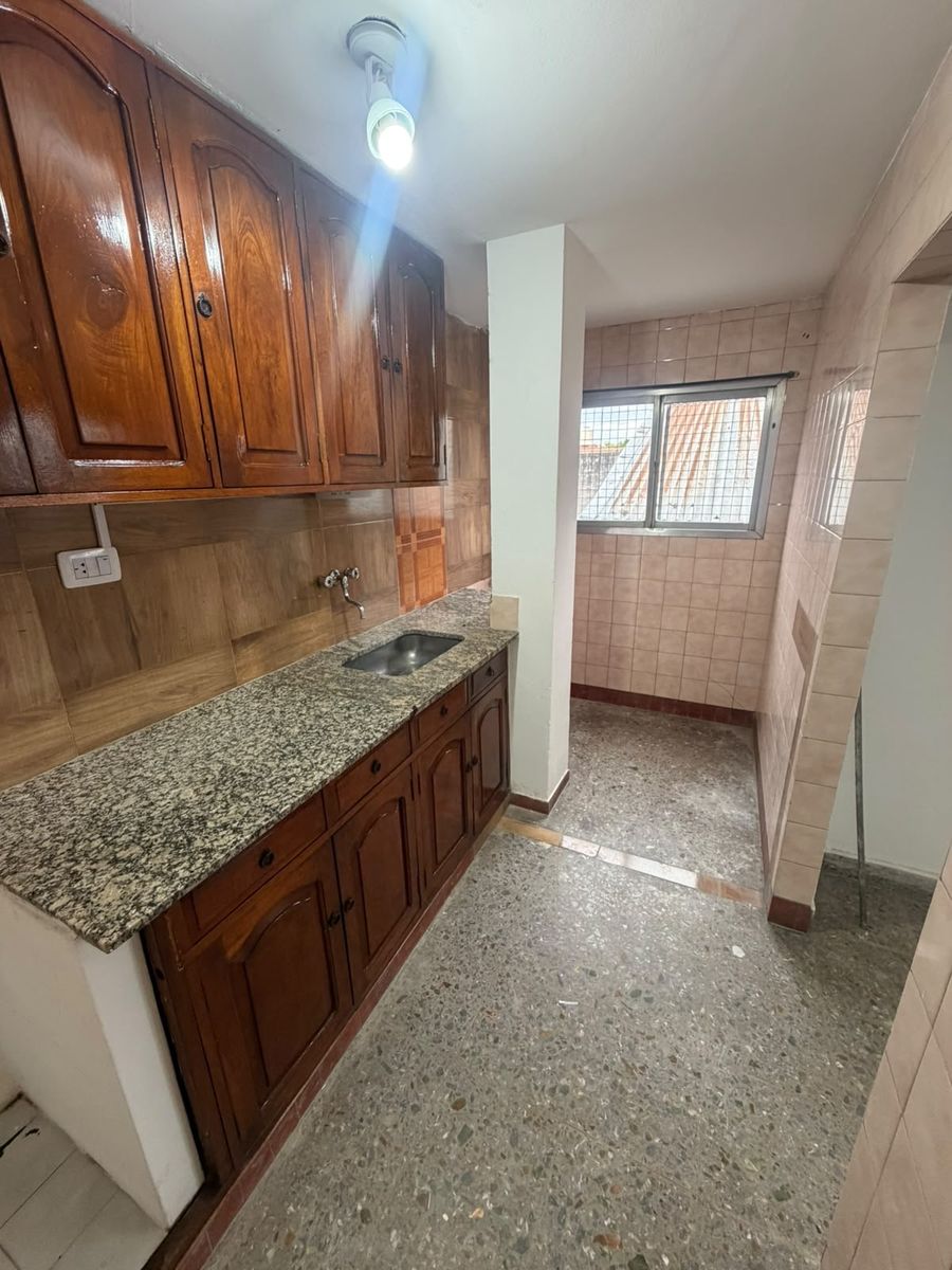 Alquiler departamento 3 ambientes Isidro Casanova — foto 5