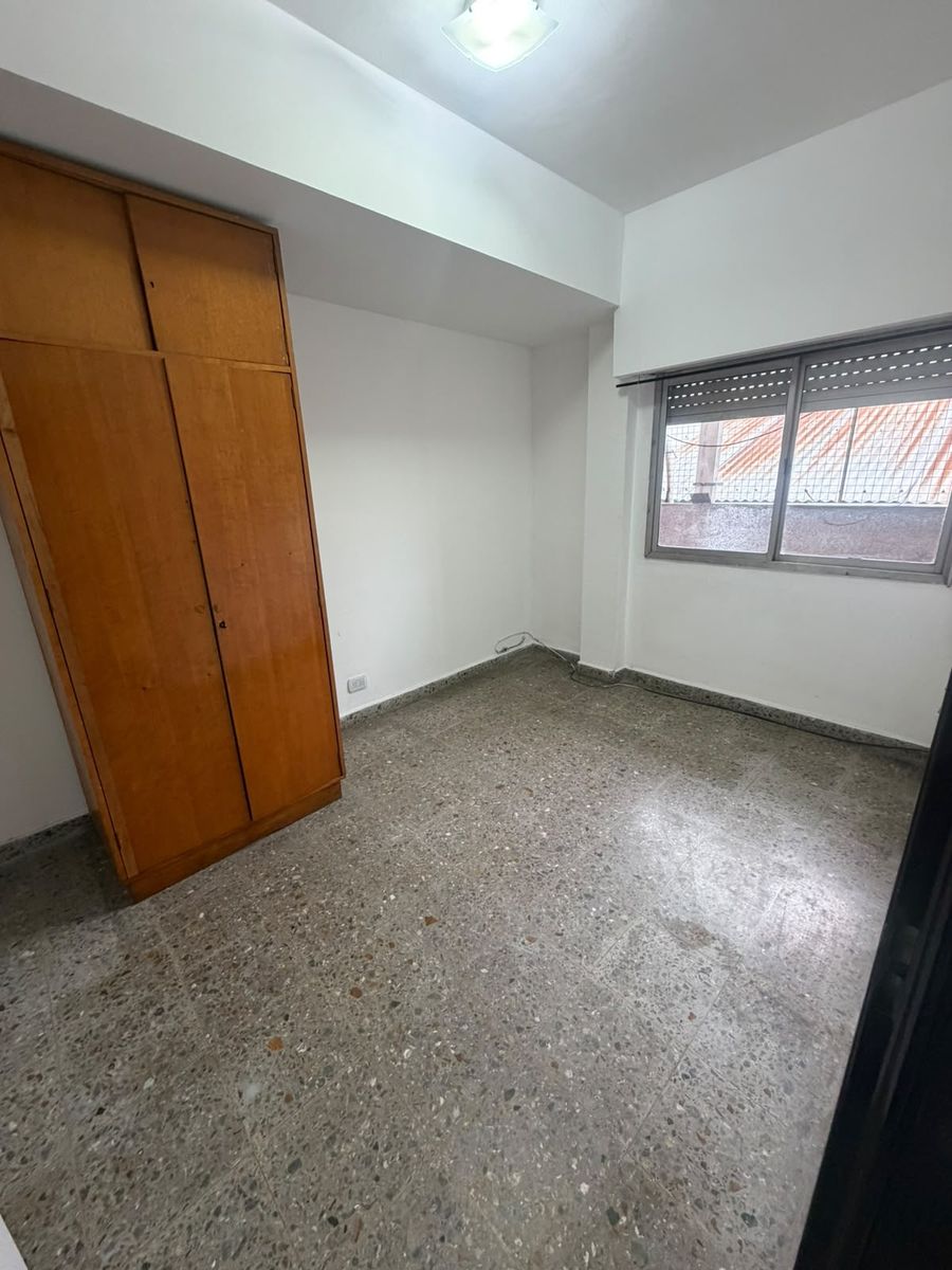 Alquiler departamento 3 ambientes Isidro Casanova — foto 9
