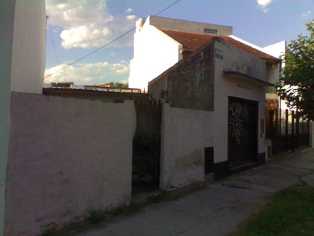 Lote propio con vivienda y local ideal CONSTRUCTOR!!