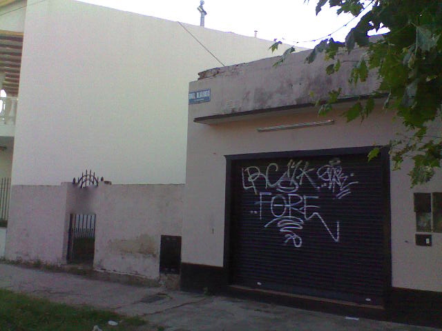 Lote propio con vivienda y local ideal CONSTRUCTOR!! — foto 2