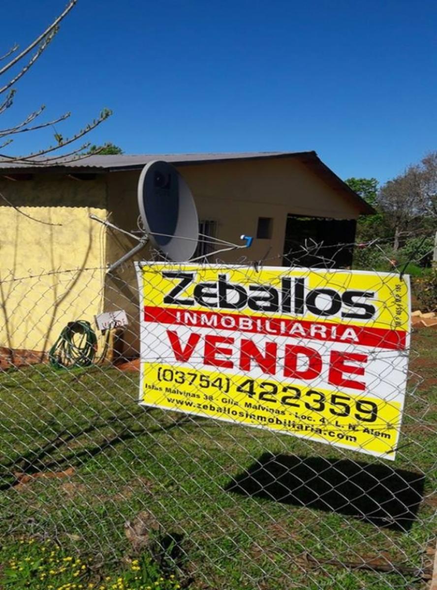 SE VENDE CASA DE MATERIAL ( EN ESQUINA) ***1200000 - 6