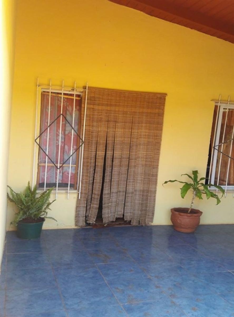 SE VENDE CASA DE MATERIAL ( EN ESQUINA) ***1200000 - 9