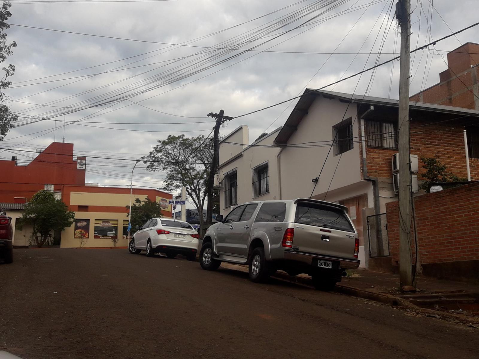 SE VENDE CASA POR CALLE URUGUAY CASI BELGRANO - 1