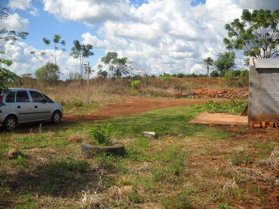 se vende HERMOSO TERRENO CON CASA S/ RUTA 4 - 9