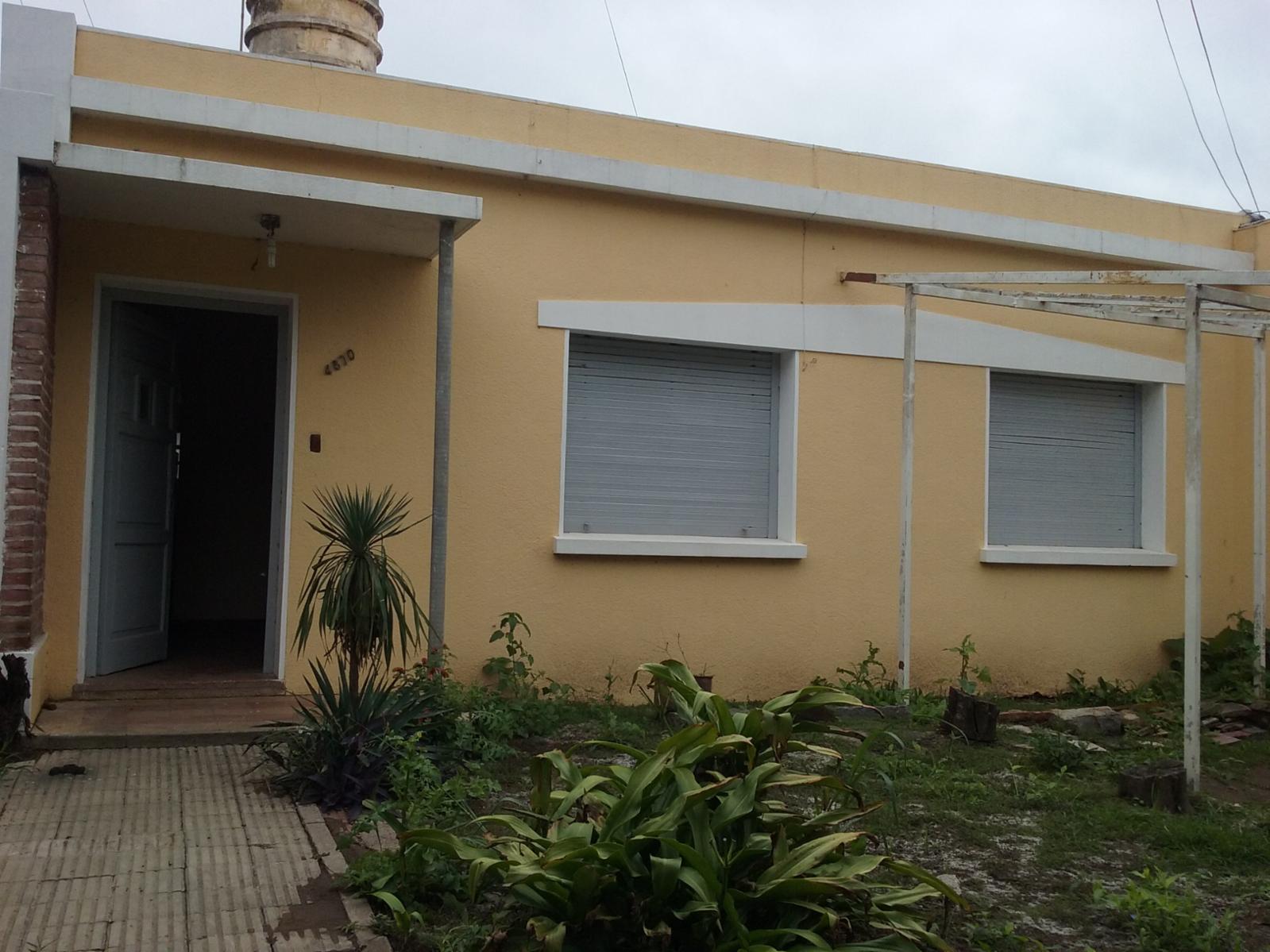 VENDO CASA DE TRES DORMITORIOS EN Bº LICEO PRIMERA SECCION — foto 3