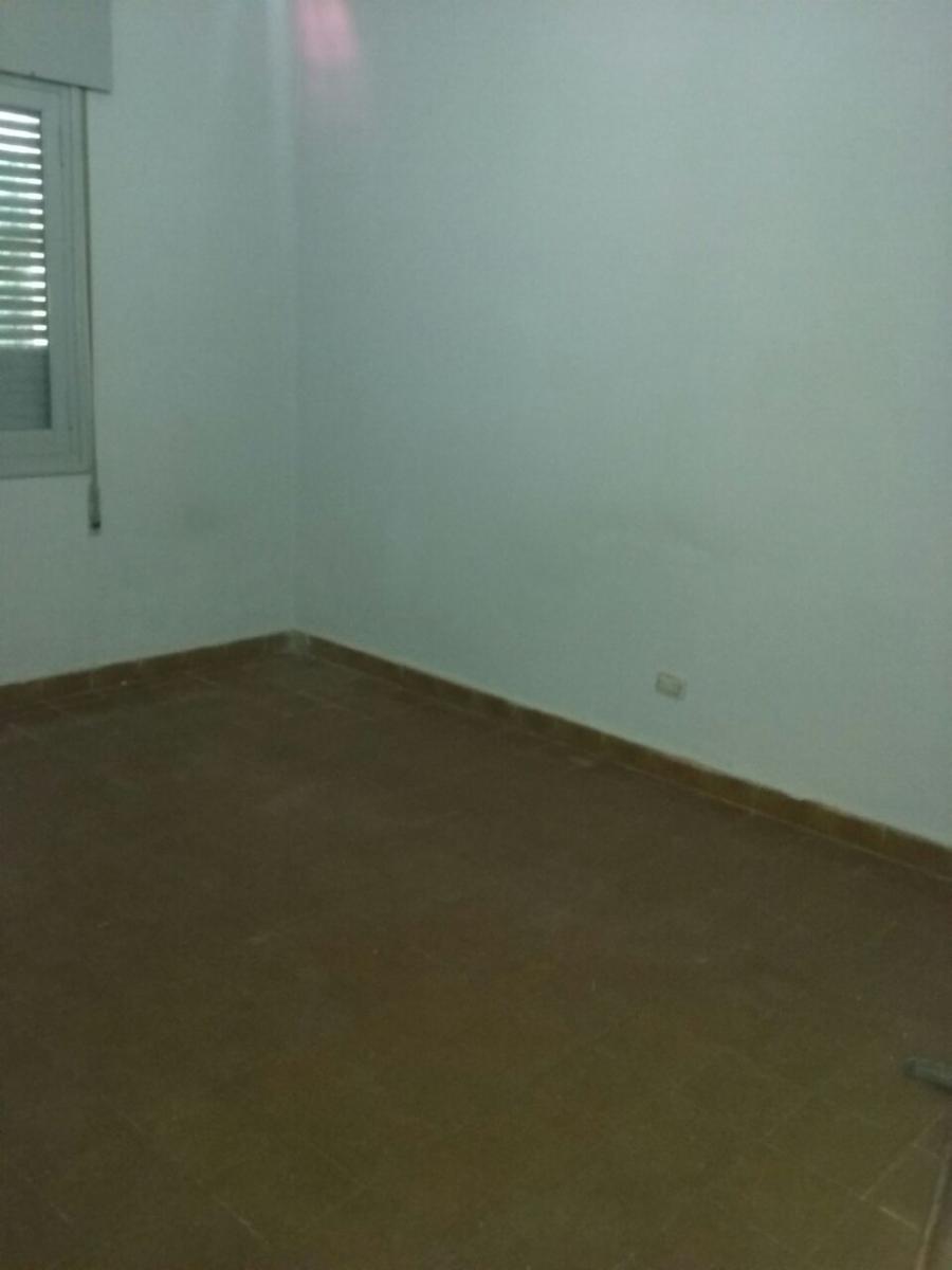 VENDO CASA DE TRES DORMITORIOS EN Bº LICEO PRIMERA SECCION — foto 7