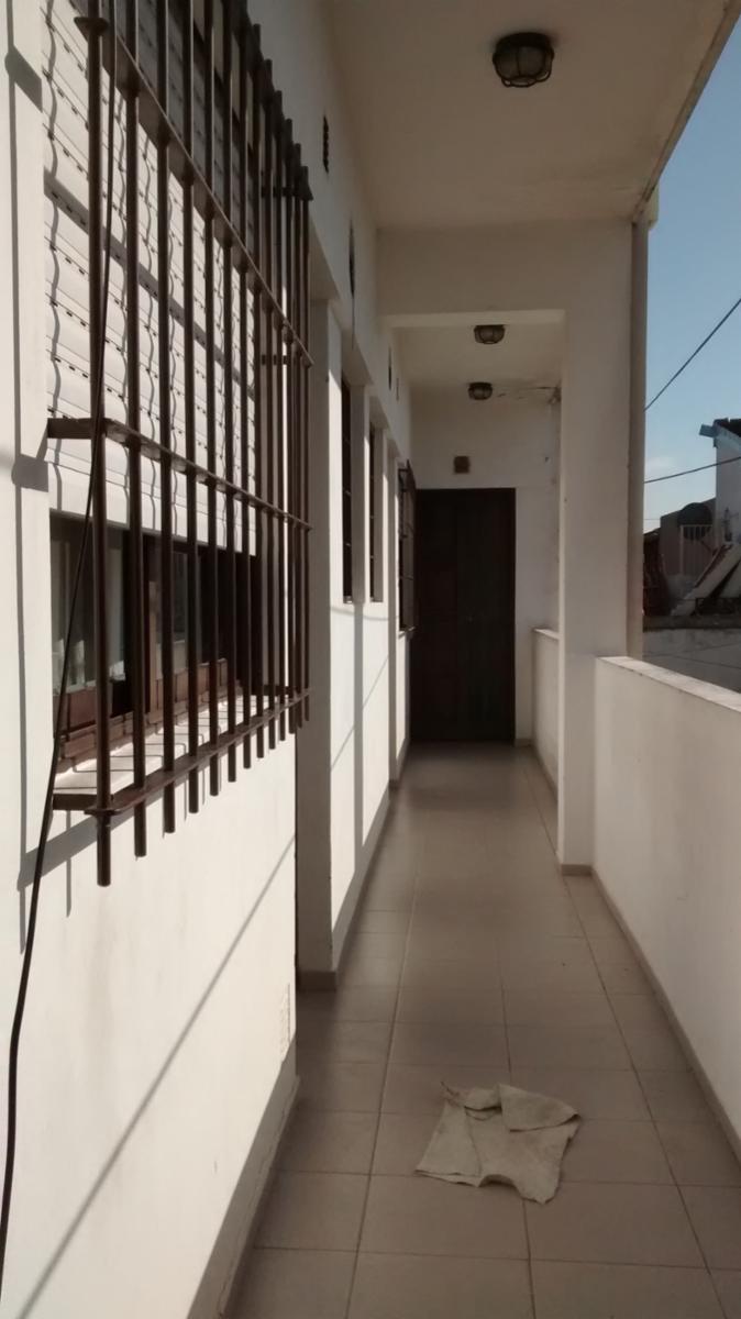DEPARTAMENTO 1° PISO AL FRENTE 3 AMBIENTES CON TERRAZA PROPIA — foto 2