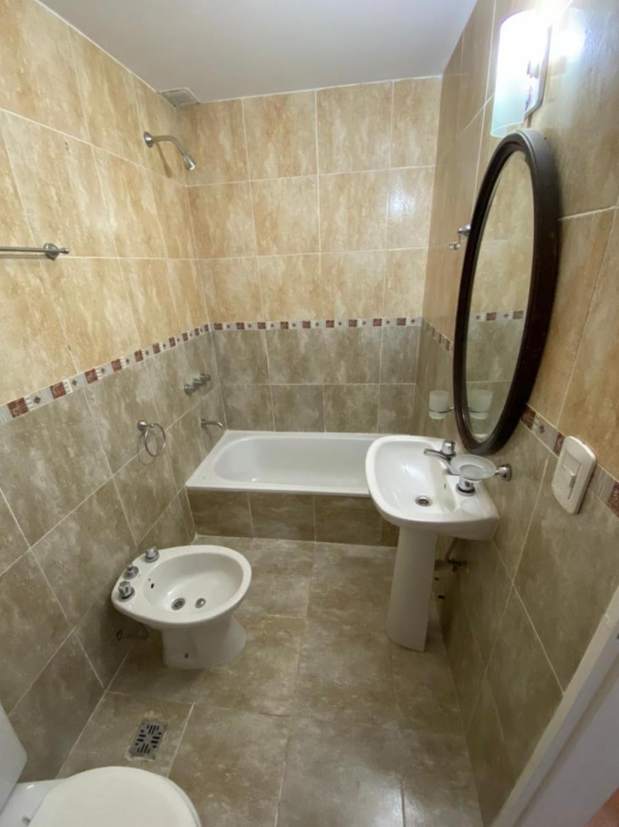 EXCELENTE DEPARTAMENTO 2 AMBIENTES CON COCHERA CUBIERTA, VILLA LUZURIAGA - 2