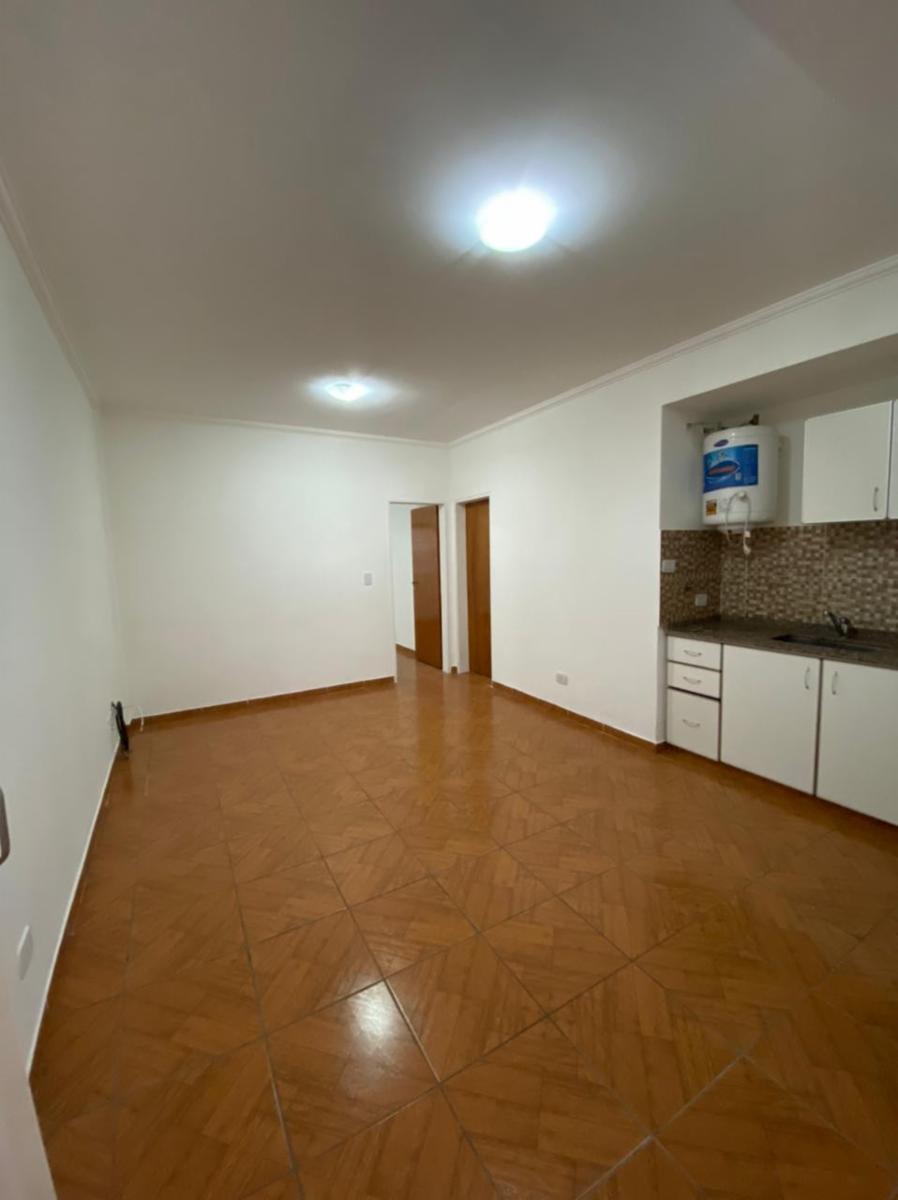 EXCELENTE DEPARTAMENTO 2 AMBIENTES CON COCHERA CUBIERTA, VILLA LUZURIAGA - 3