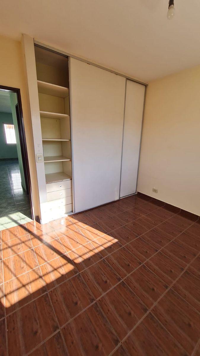 DEPARTAMENTO DE 3 AMBIENTES EN 1º PISO, EXCELENTE ESTADO Y UBICACION. SOBRE AV ARIETA - 2