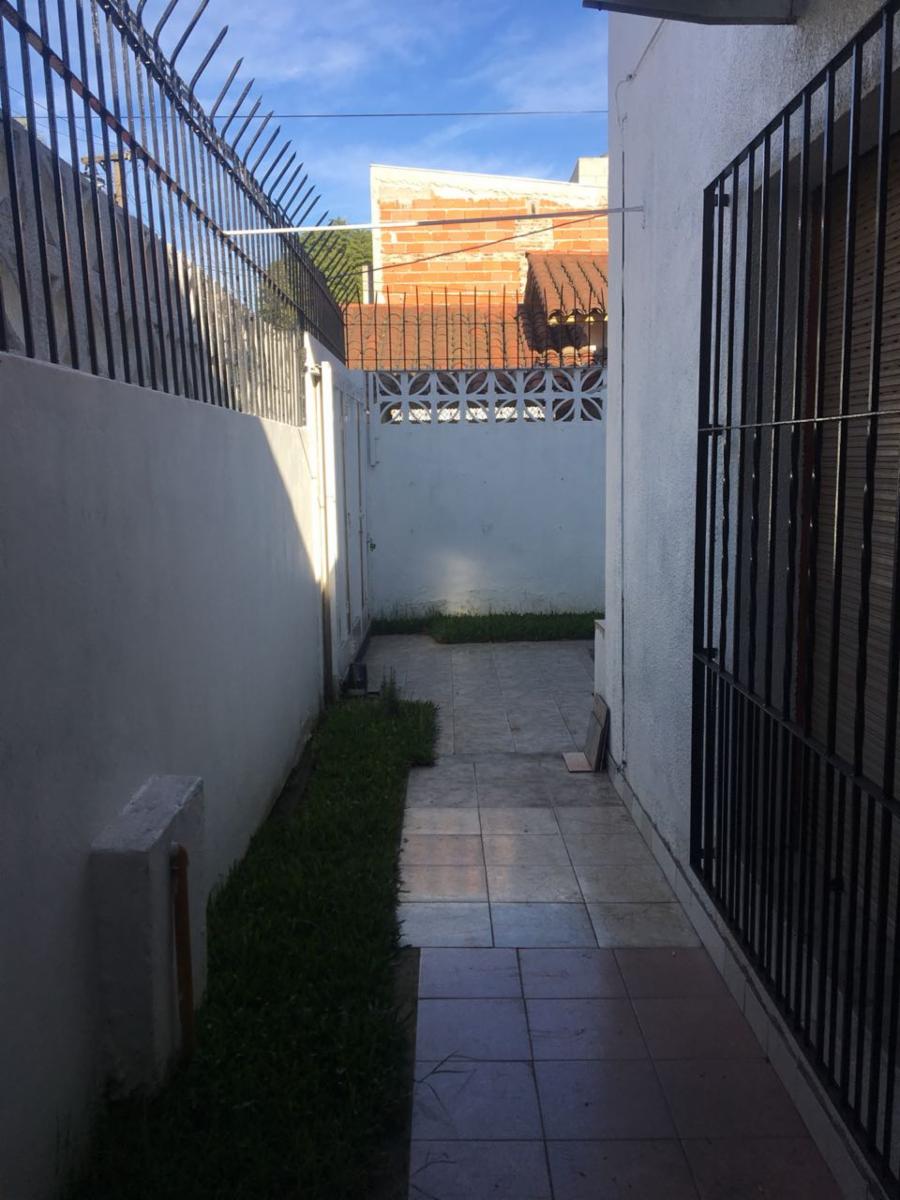EXCELENTE CHALET EN ESQUINA DE 4 AMBIENTES 180 M2 CUB. — foto 5