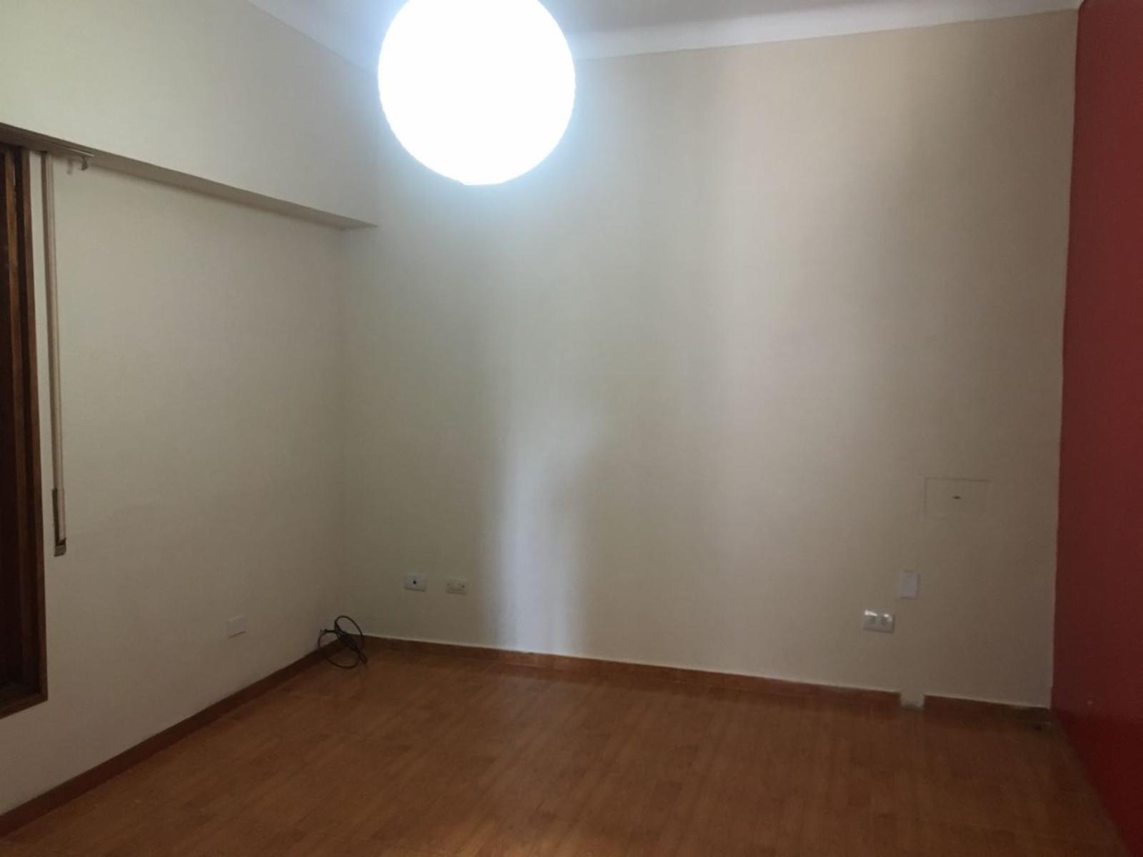 EXCELENTE CHALET EN ESQUINA DE 4 AMBIENTES 180 M2 CUB. — foto 10