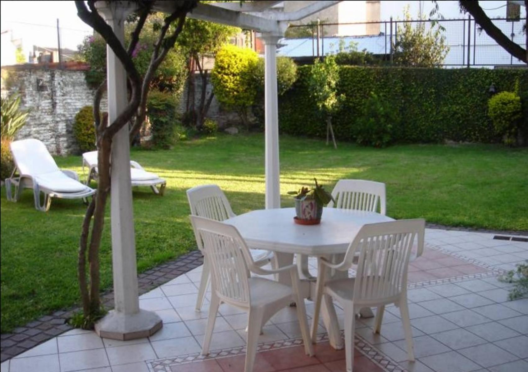 CHALET EN DOS PLANTAS 6 AMBIENTES LOTE DE 16 X 35. 235 M2 CUB — foto 9