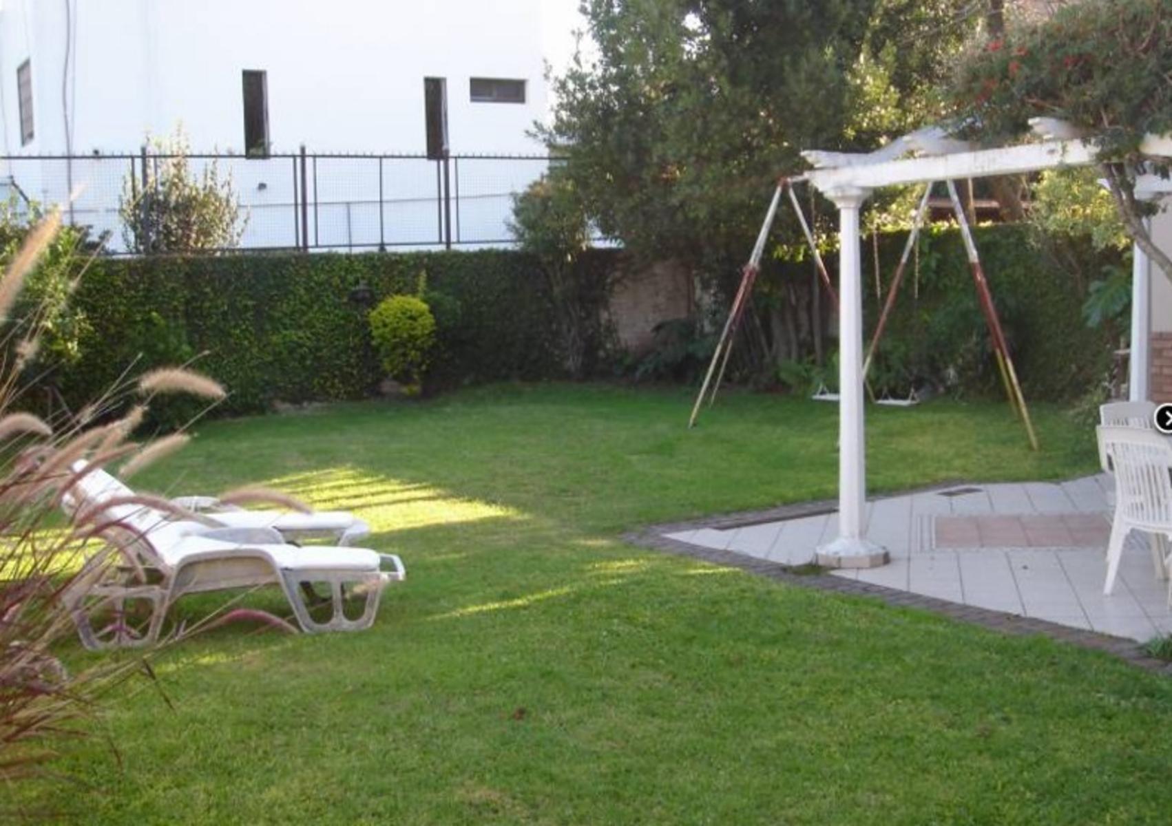 CHALET EN DOS PLANTAS 6 AMBIENTES LOTE DE 16 X 35. 235 M2 CUB — foto 11