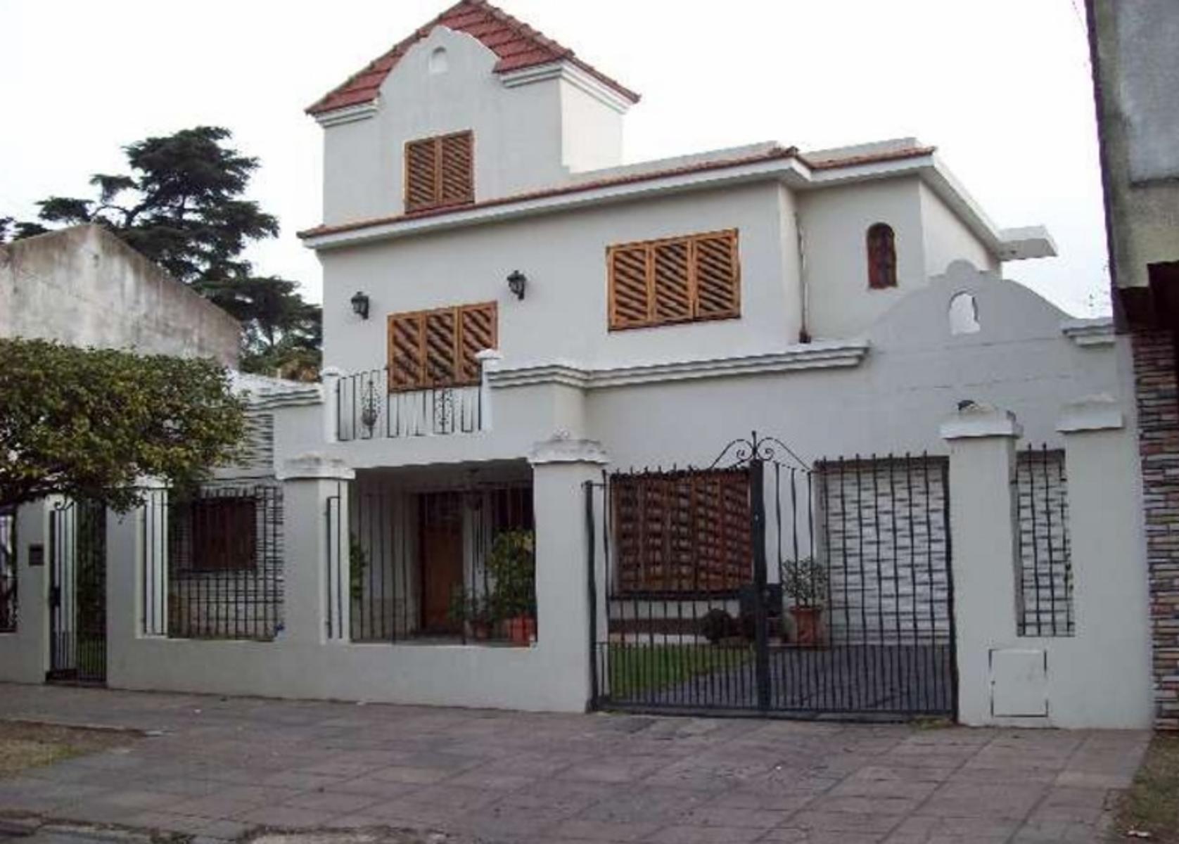 CHALET EN DOS PLANTAS 6 AMBIENTES LOTE DE 16 X 35. 235 M2 CUB — foto 15
