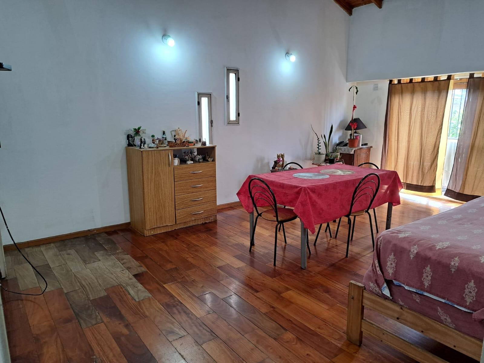 departamento de 3 ambientes 1° piso al frente muy amplio — foto 4