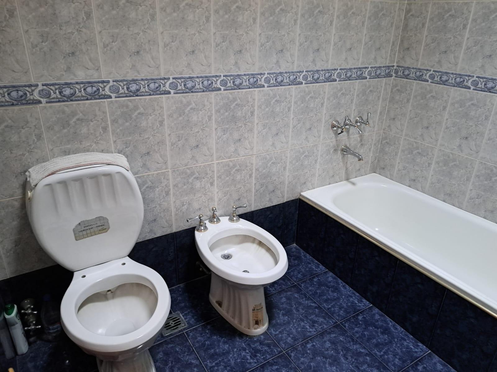 departamento de 3 ambientes 1° piso al frente muy amplio — foto 12