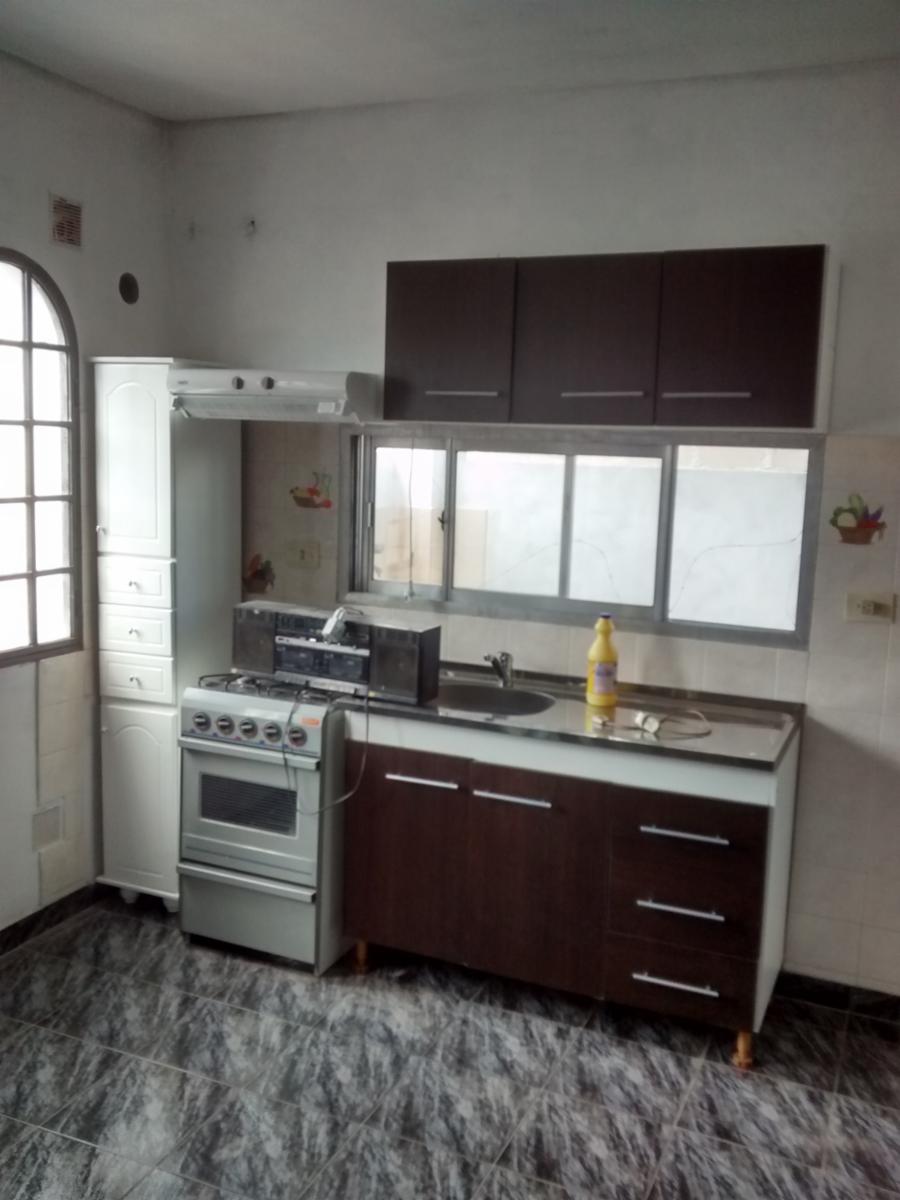 DEPARTAMENTO DE 3 AMBIENTES Y MEDIO 1° PISO AL FRENTE CON AMPLIO PATIO — foto 6