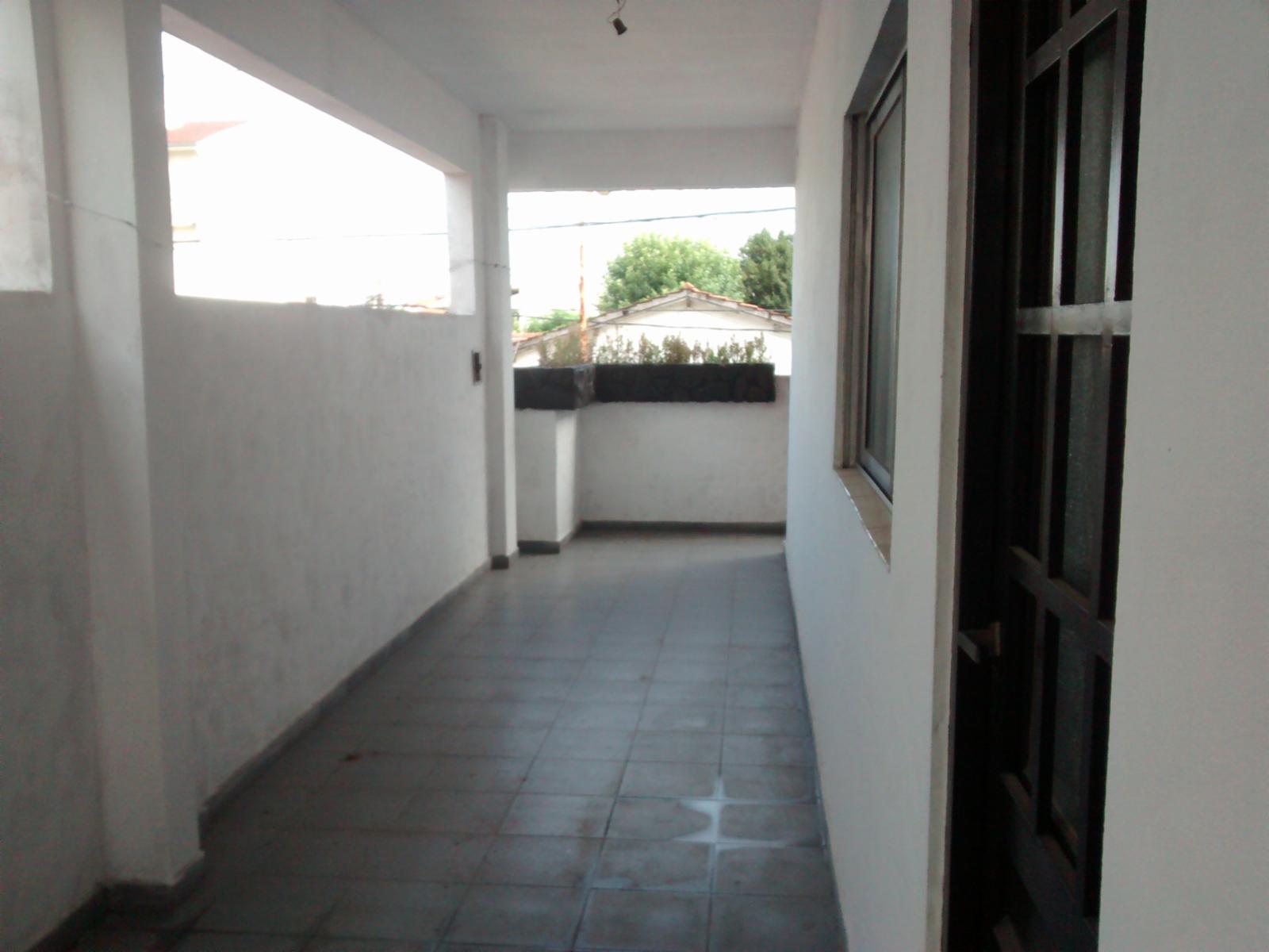 DEPARTAMENTO DE 3 AMBIENTES Y MEDIO 1° PISO AL FRENTE CON AMPLIO PATIO — foto 7