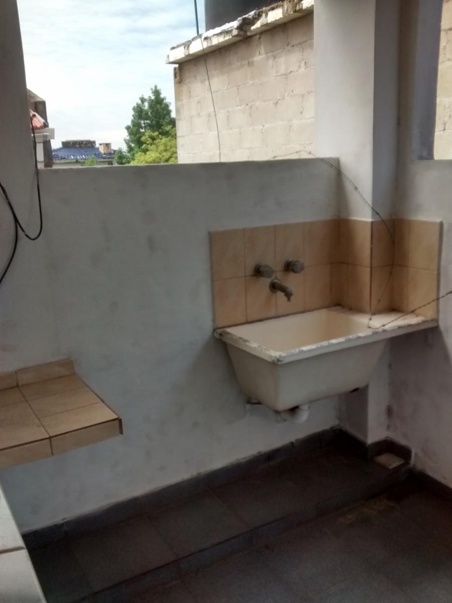 DEPARTAMENTO DE 3 AMBIENTES Y MEDIO 1° PISO AL FRENTE CON AMPLIO PATIO — foto 8
