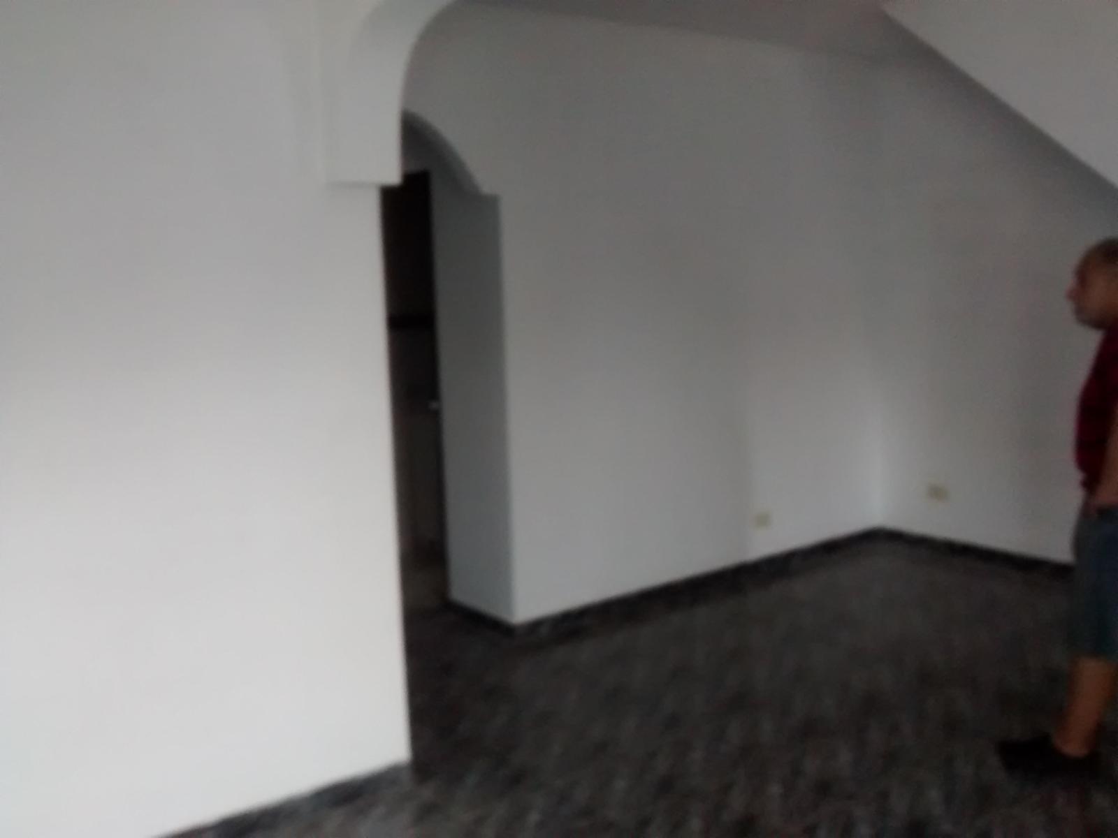 DEPARTAMENTO DE 3 AMBIENTES 2° PISO AL FRENTE CON AMPLIO PATIO — foto 5