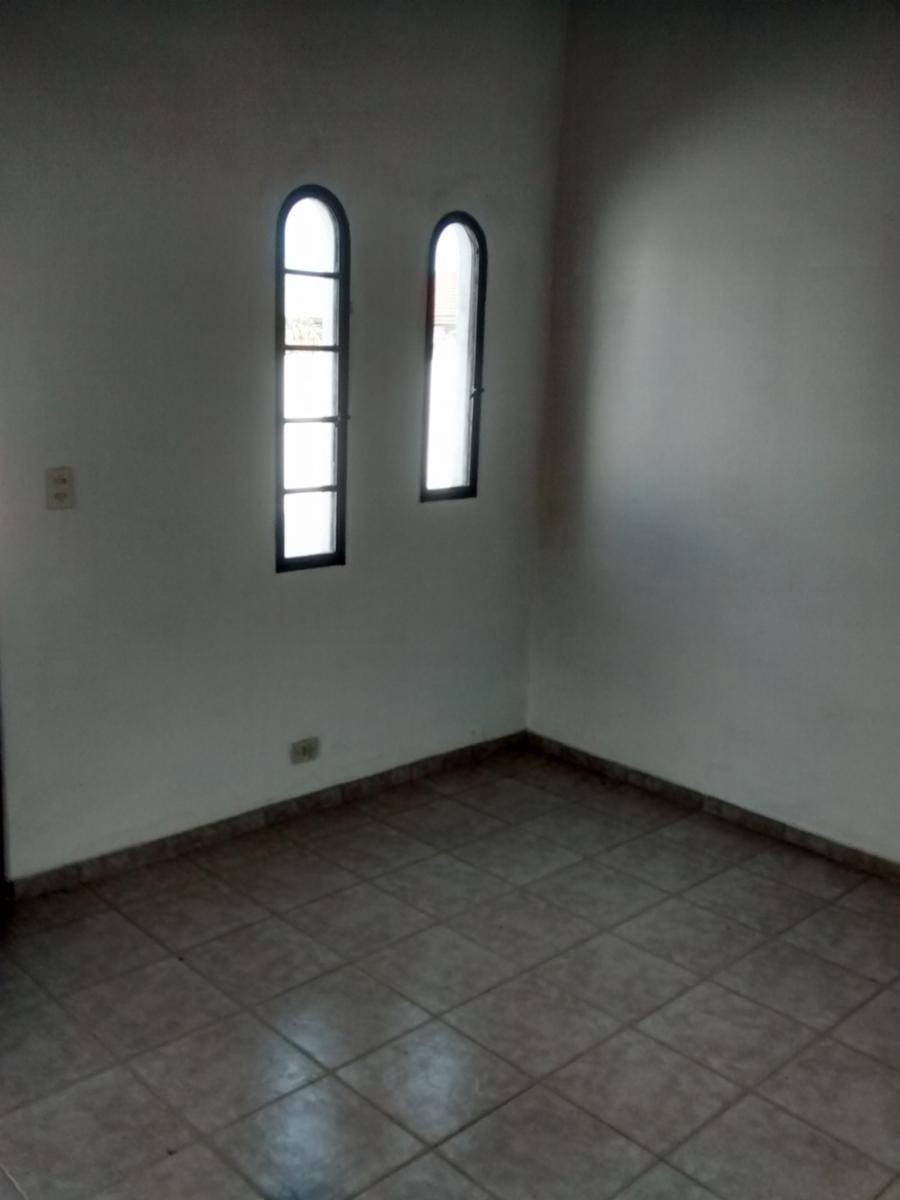 DUPLEX INTERNO DE 3 AMBIENTES AL CONTRA FRENTE CON AMPLIO PATIO — foto 2