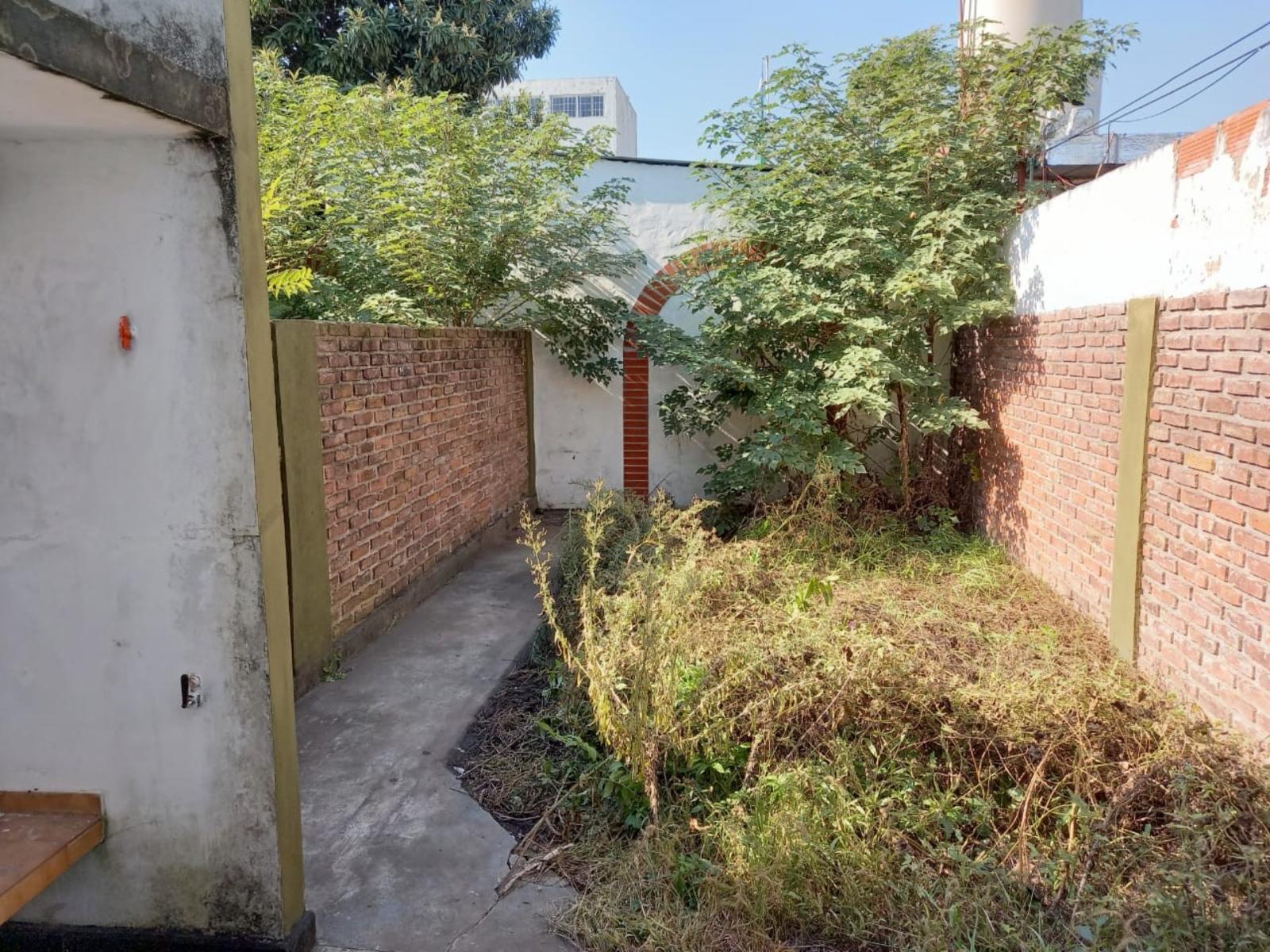DUPLEX INTERNO DE 3 AMBIENTES AL CONTRA FRENTE CON AMPLIO PATIO — foto 13