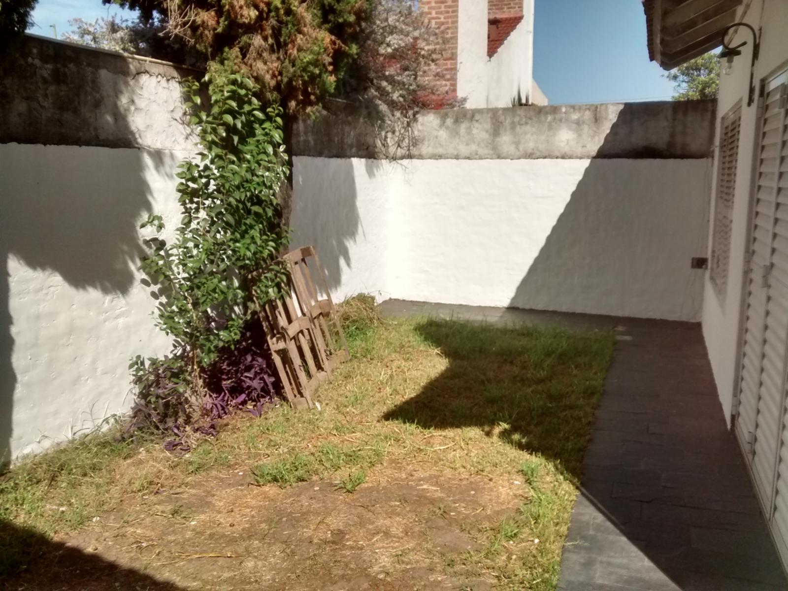 CHALET DE 3 AMBIENTES S/LOTE PROPIO, CON ENTRADA DE AUTO - 4