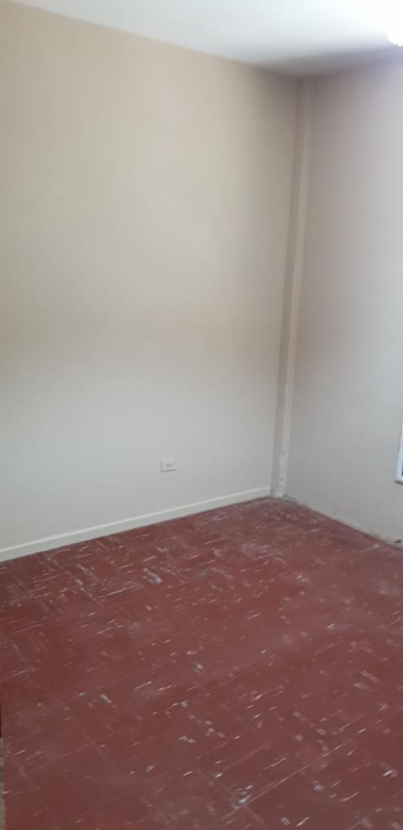 DEPARTAMENTO 3 AMBIENTES, PLANTA BAJA, LIVING-COMEDOR, COCINA, DOS DORMITORIOS CON PLACARD, BAÑO INSTALADO Y LAVADERO. BARRIO LUZ Y FUERZA, SAN JUSTO — foto 4