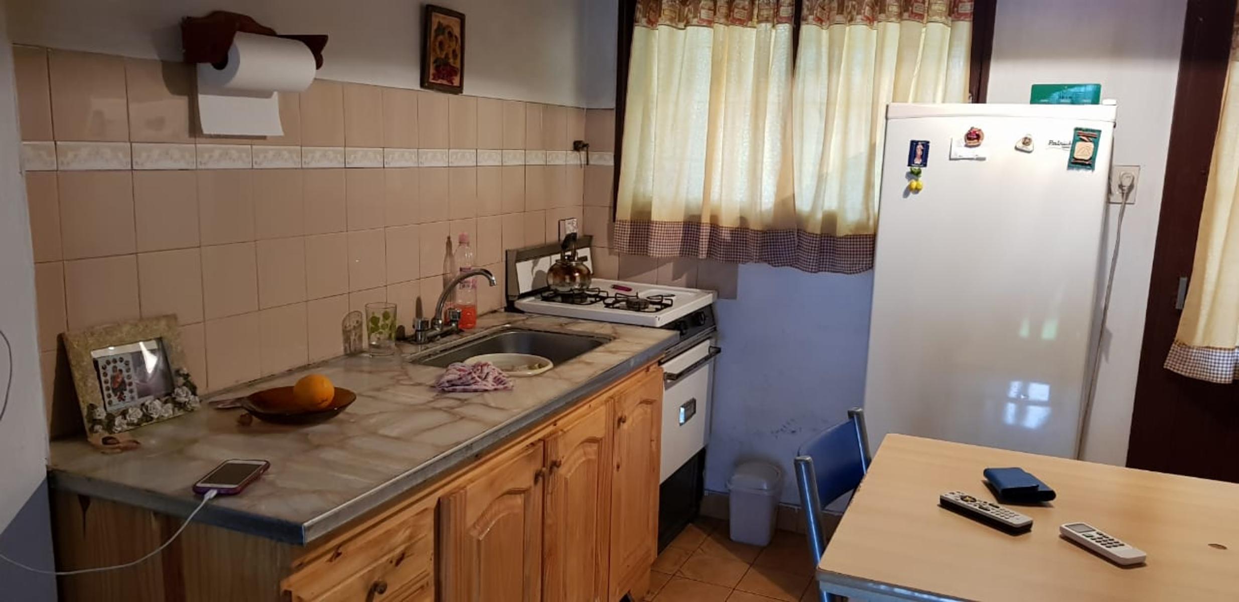 lote con vivienda de 3 ambientes a demoler o reciclar