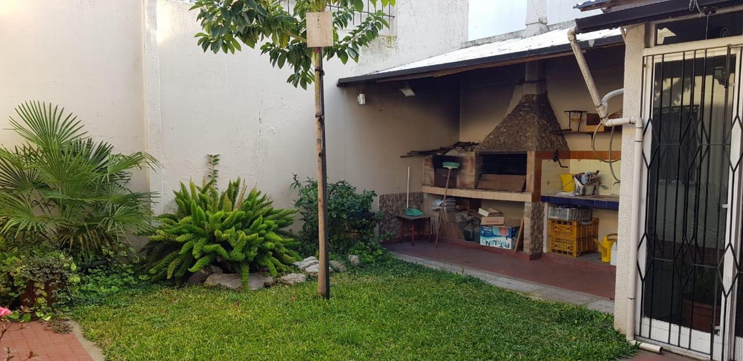 CHALET EN 2 PLANTAS, SOBRE LOTE DE 10 X 20 DE 4 AMBIENTES. — foto 6