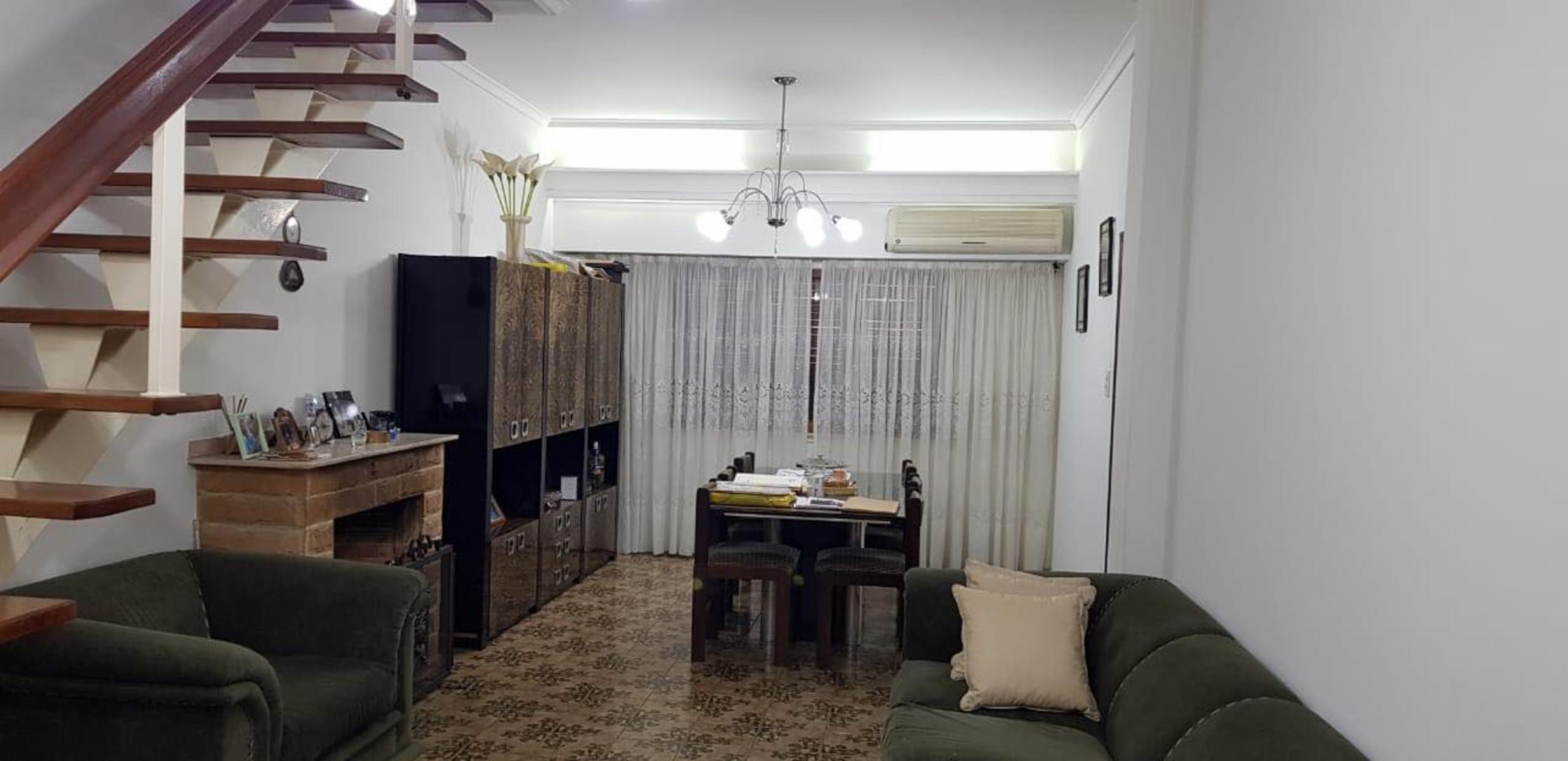 CHALET EN 2 PLANTAS, SOBRE LOTE DE 10 X 20 DE 4 AMBIENTES. — foto 7