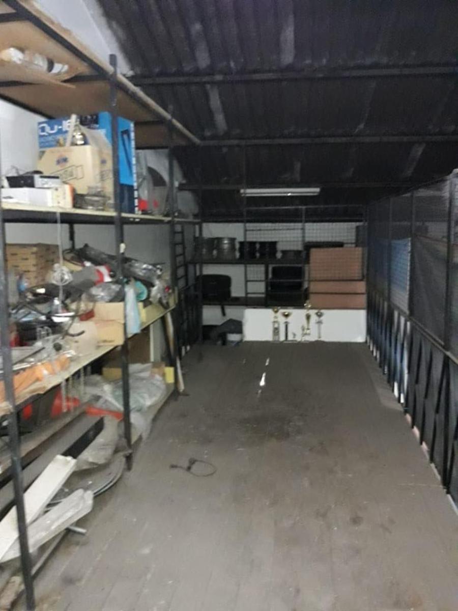 GALPÓN SOBRE LOTE 10X32 DE 350m2 CUBIERTOS MAS ENTREPISO, OFICINAS, BAÑOS, VESTUARIO Y LOFT CON BAÑO INSTALADO, PATIO Y PARRILLA. — foto 5