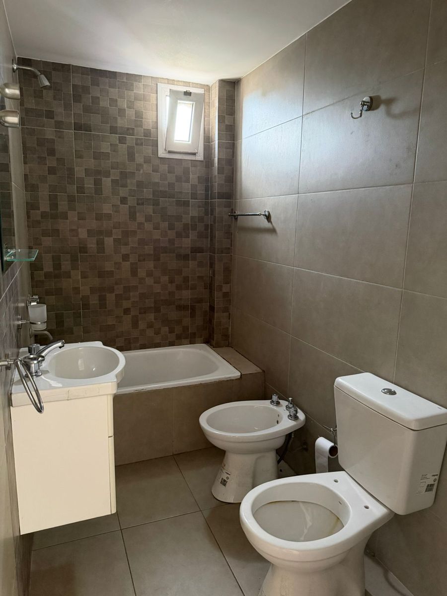 Hermoso moderno departamento 2 ambientes con balcon y terraza en comun con parrilla. Villa Luzuriaga - 2