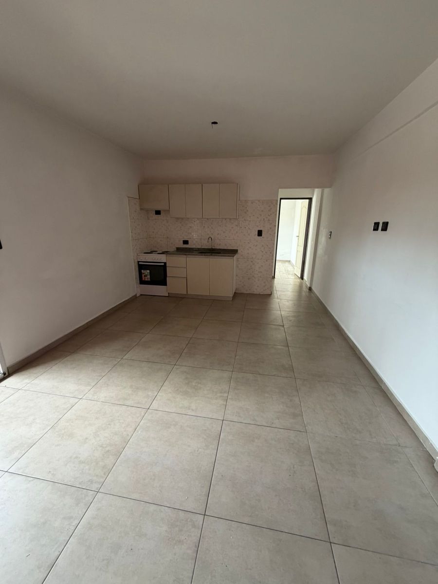 Hermoso moderno departamento 2 ambientes con balcon y terraza en comun con parrilla. Villa Luzuriaga - 6
