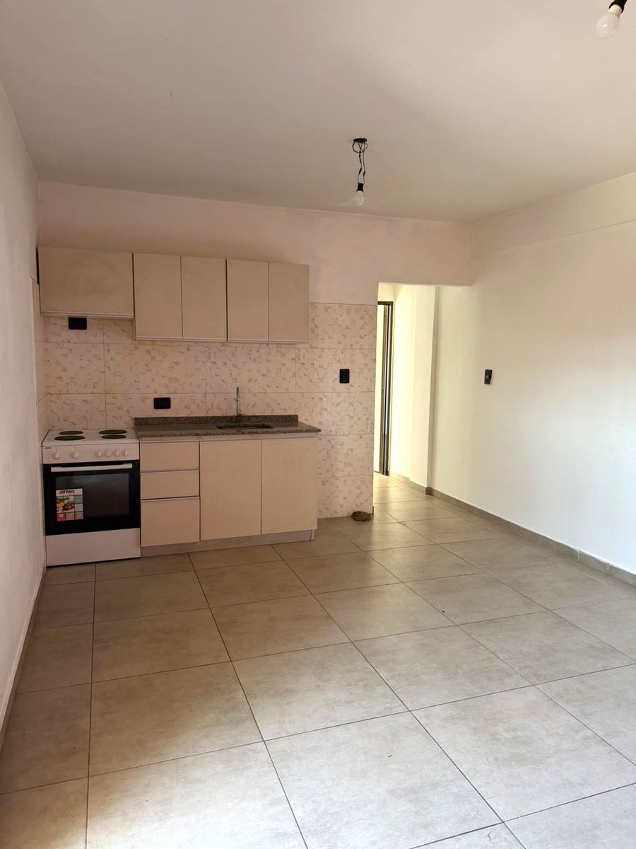 Hermoso moderno departamento 2 ambientes con balcon y terraza en comun con parrilla. Villa Luzuriaga - 10