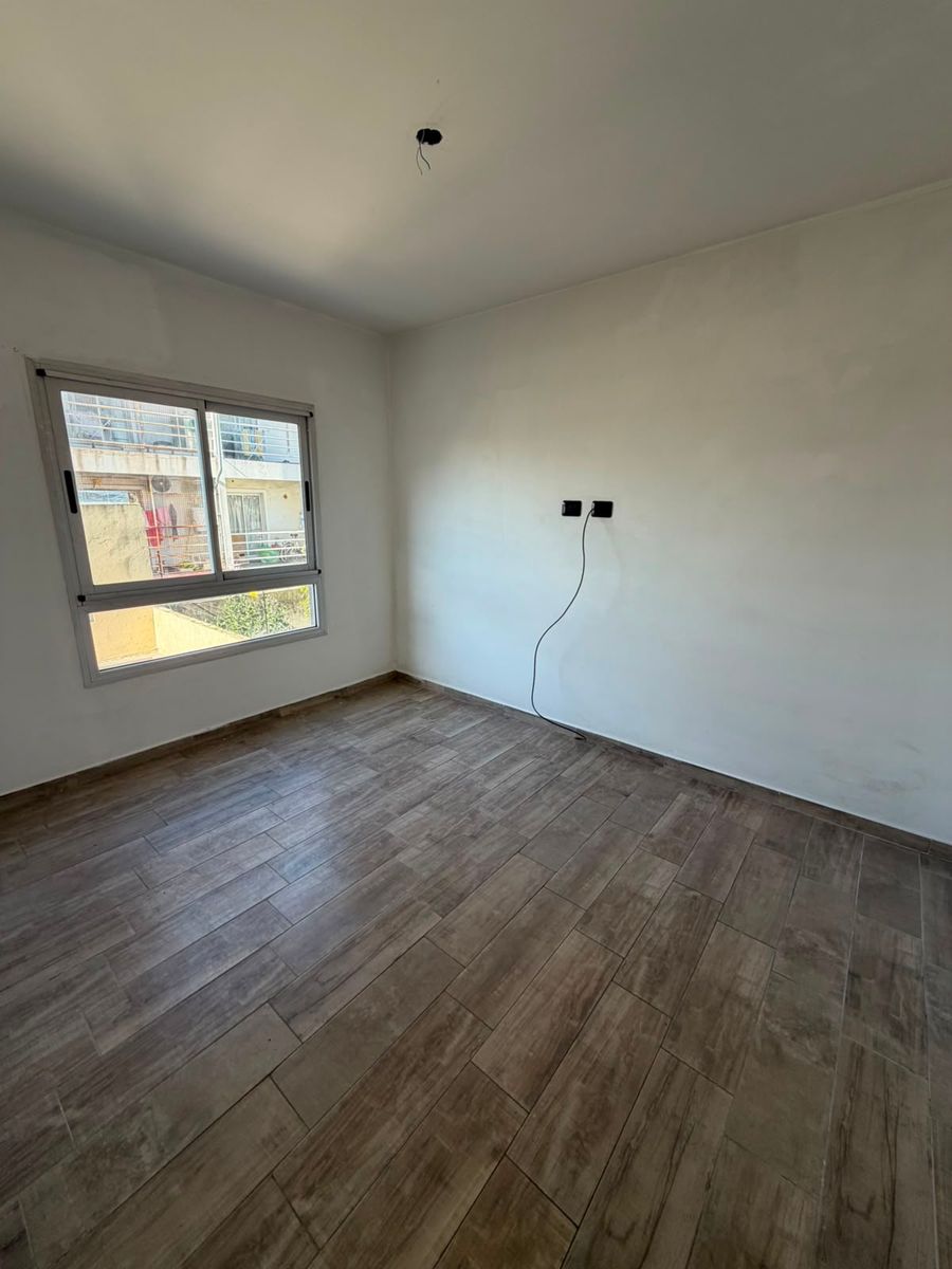 Hermoso moderno departamento 2 ambientes con balcon y terraza en comun con parrilla. Villa Luzuriaga - 11