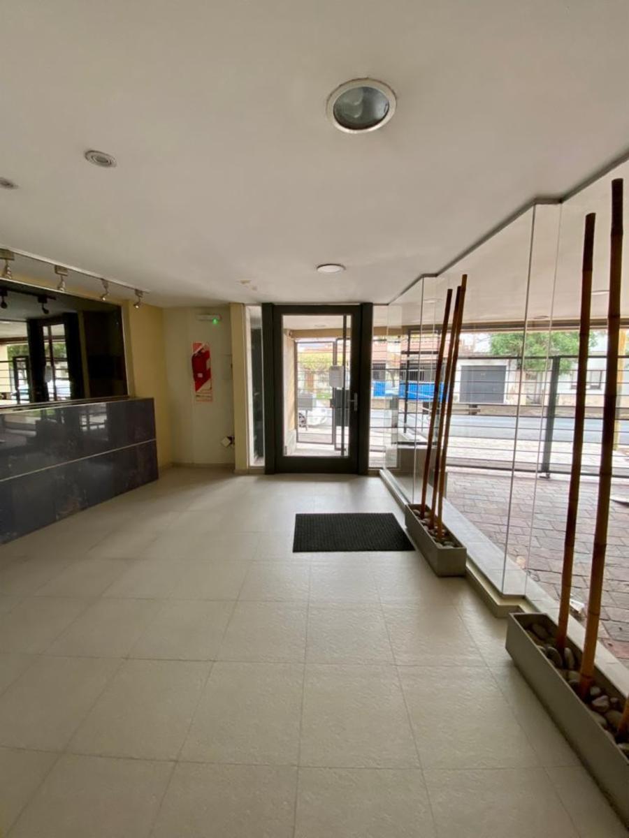 Departamento monoambiente con balcon 2° piso al contrafrente. San justo, excelente ubicacion. — foto 5