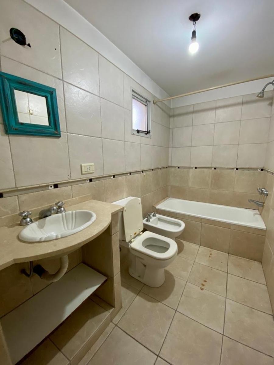 Departamento monoambiente con balcon 2° piso al contrafrente. San justo, excelente ubicacion. - 16