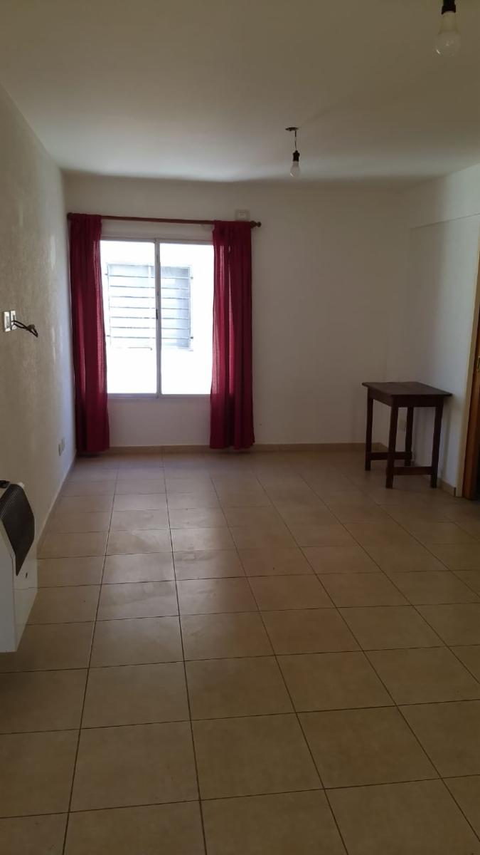 DEPARTAMENTO DE 2 AMBIENTES CON COCHERA CON PORTÓN AUTOMÁTICO Y TERRAZA, MORON — foto 3