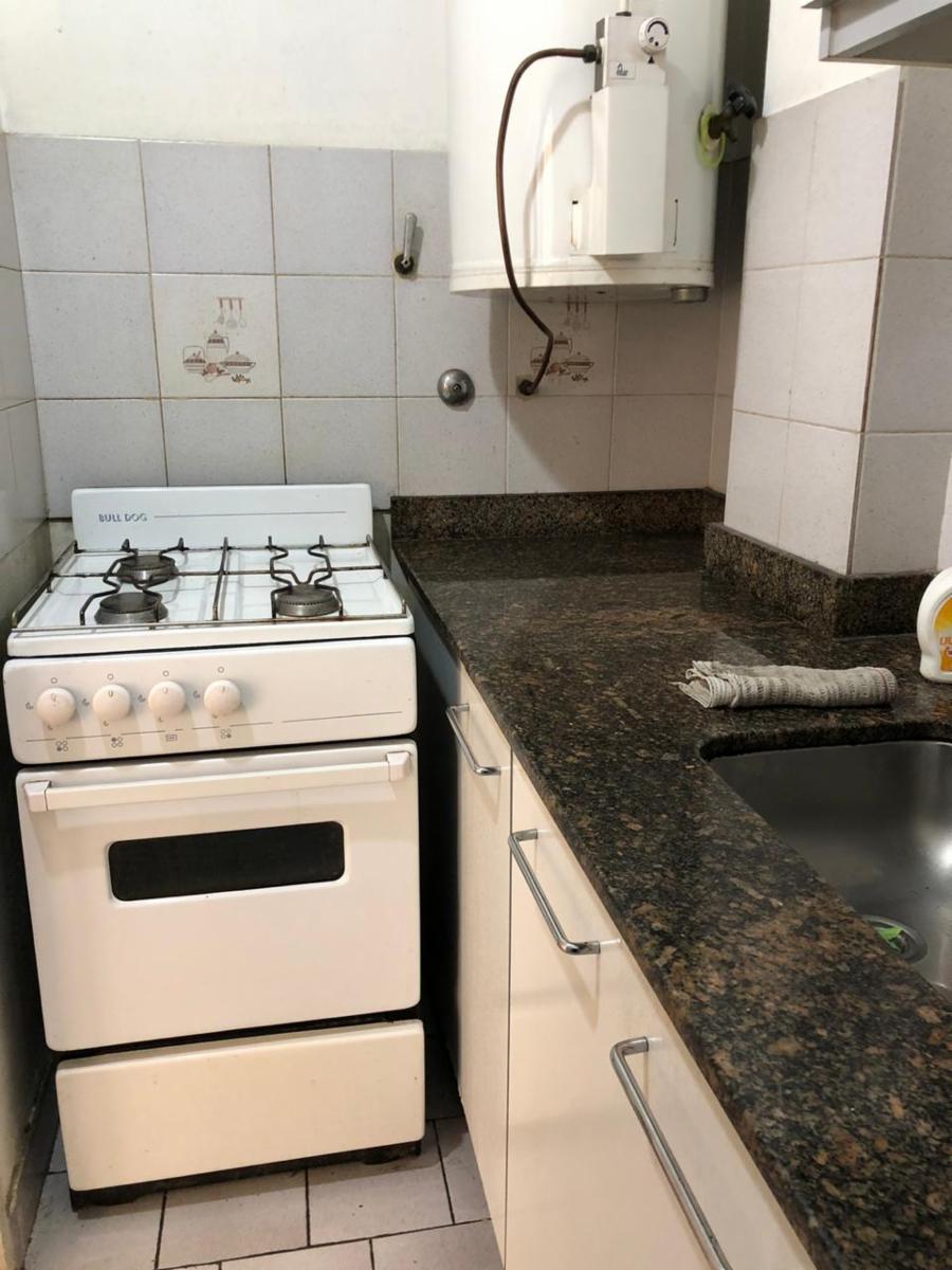Monoambiente primer piso con patio en Villa Luzuriaga, bajas expensas - 4