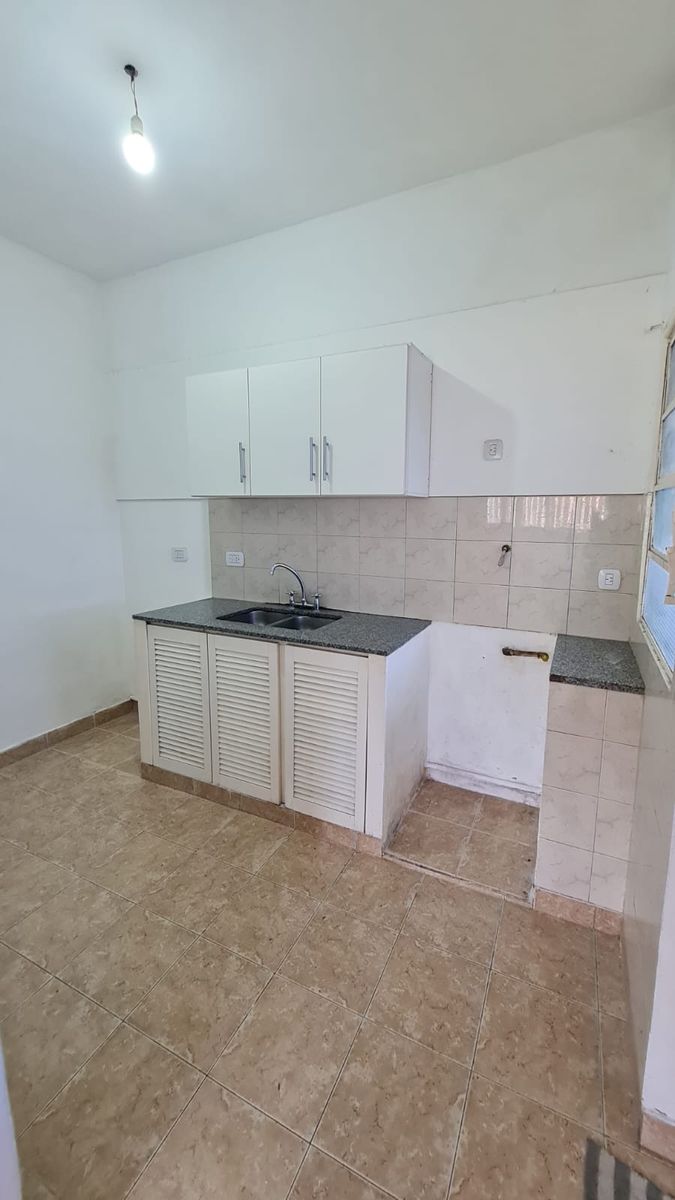 Departamento tipo casa planta baja al frente, con patio. Sin expensas. - 10