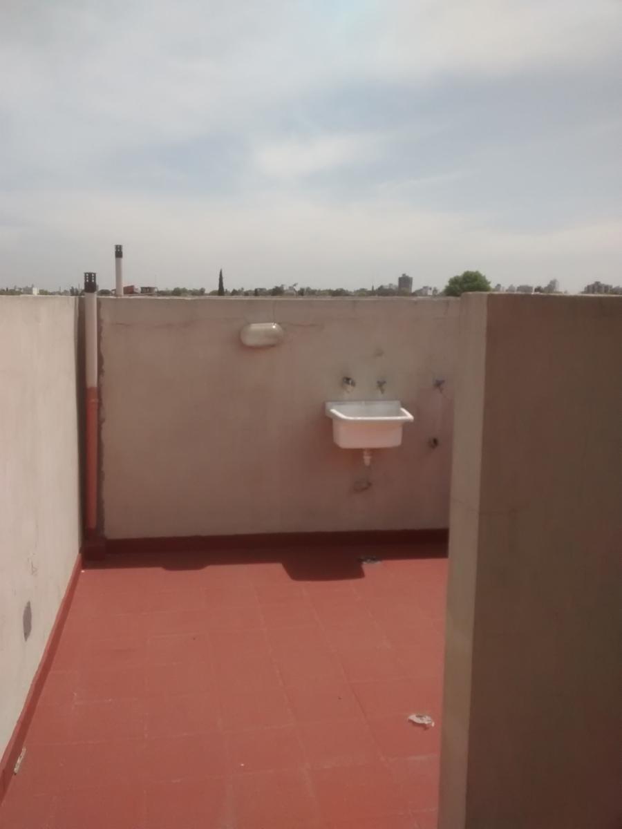 DEPTO DE 2 AMBIENTES CON TERRAZA PROPIA — foto 3