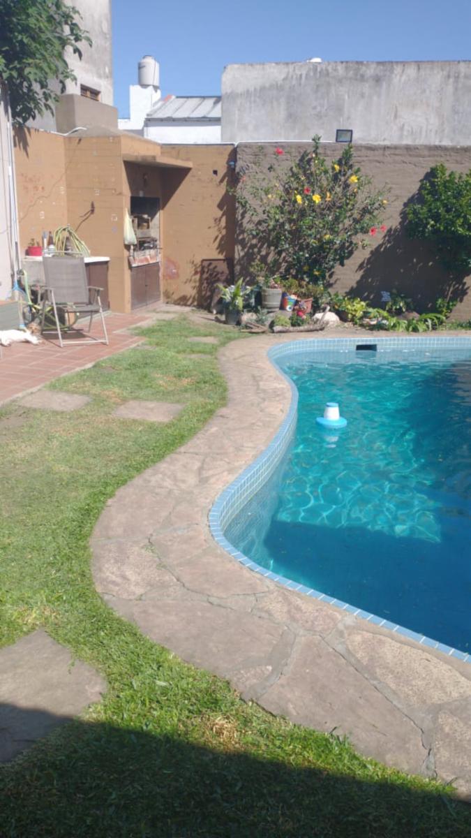 CASA EN DOS PLANTAS 4 AMBIENTES LOTE DE 8.66 X 26 — foto 5