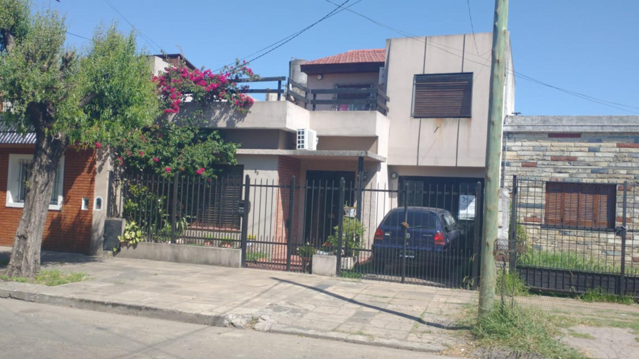 CASA EN DOS PLANTAS 4 AMBIENTES LOTE DE 8.66 X 26 — foto 6
