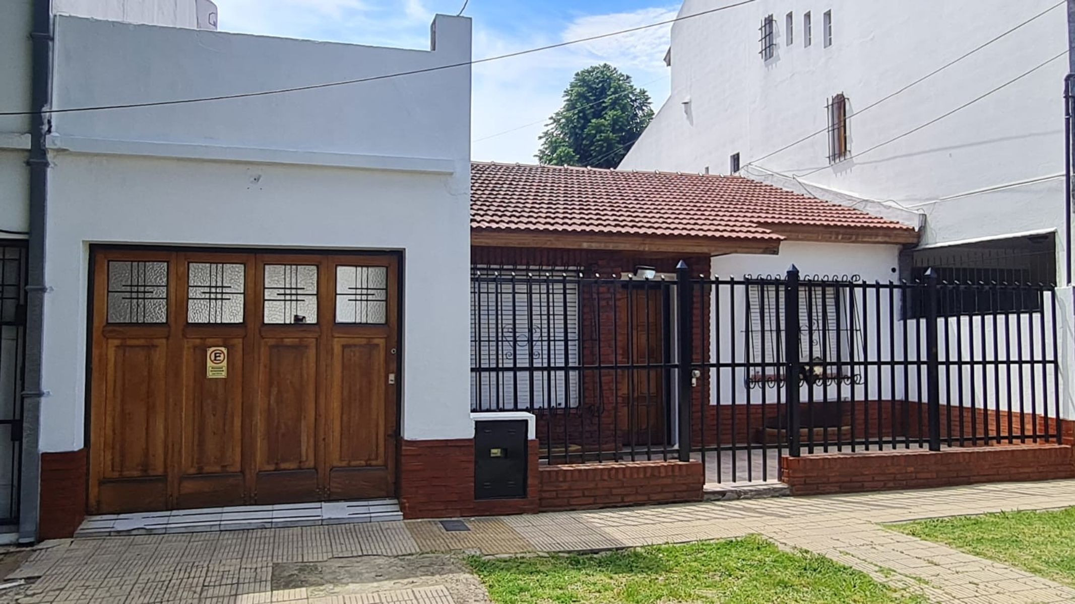 CHALET DE 3 AMBIENTES CON GARAGE CUBIERTO PARA 3 AUTOS Y FONDO LIBRE CON PARRILLA — foto 14