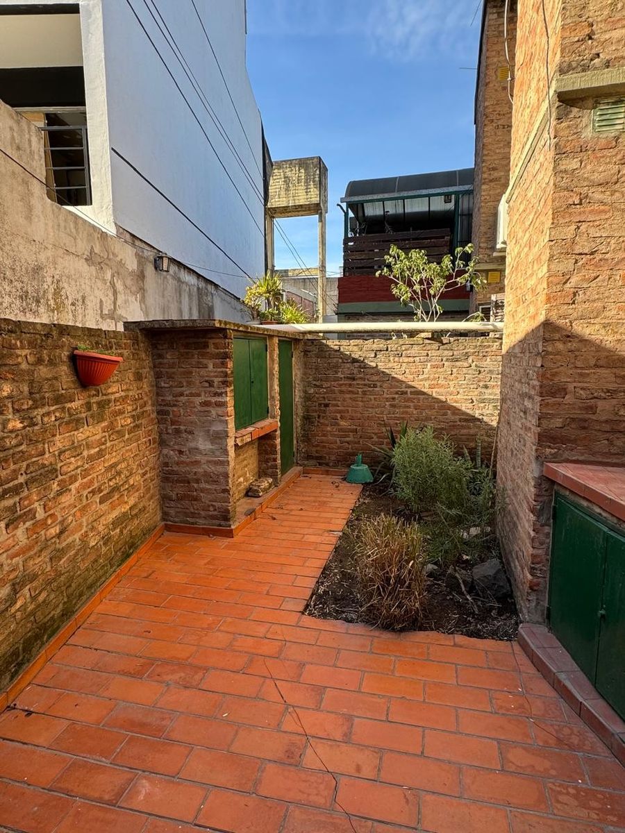 DEPARTAMENTO 2 AMBIENTES PLANTA BAJA CON PATIO, EXCELENTEUBICACION.APTO CREDITO. NUEVO VALOR — foto 7