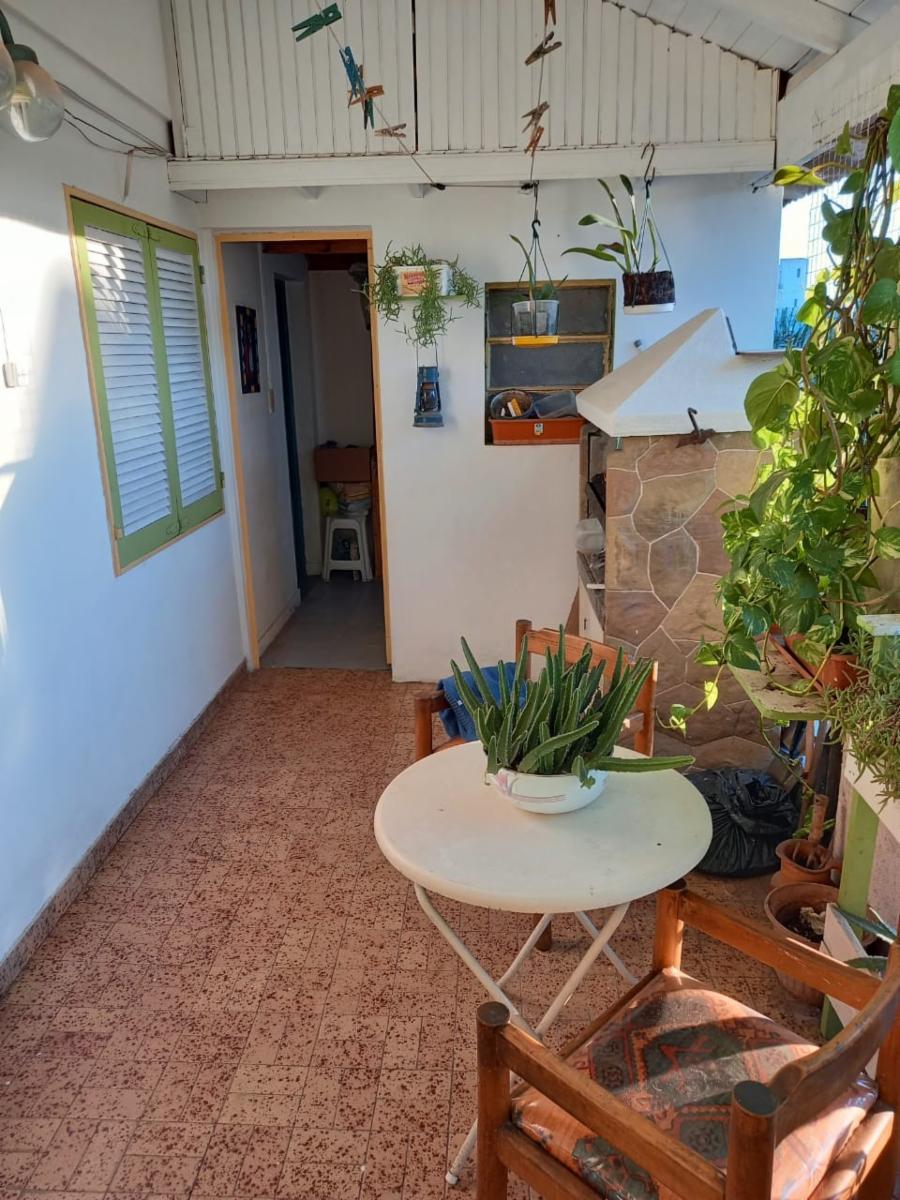 departamento 1° piso al frente 4 ambientes con patio — foto 4