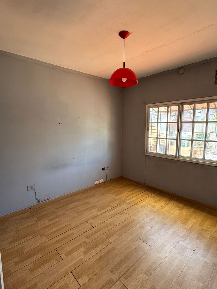 Duplex de 3 ambientes al frente con cochera, balcón y patio conparrilla. NUEVO VALOR. APTO CREDITO — foto 11