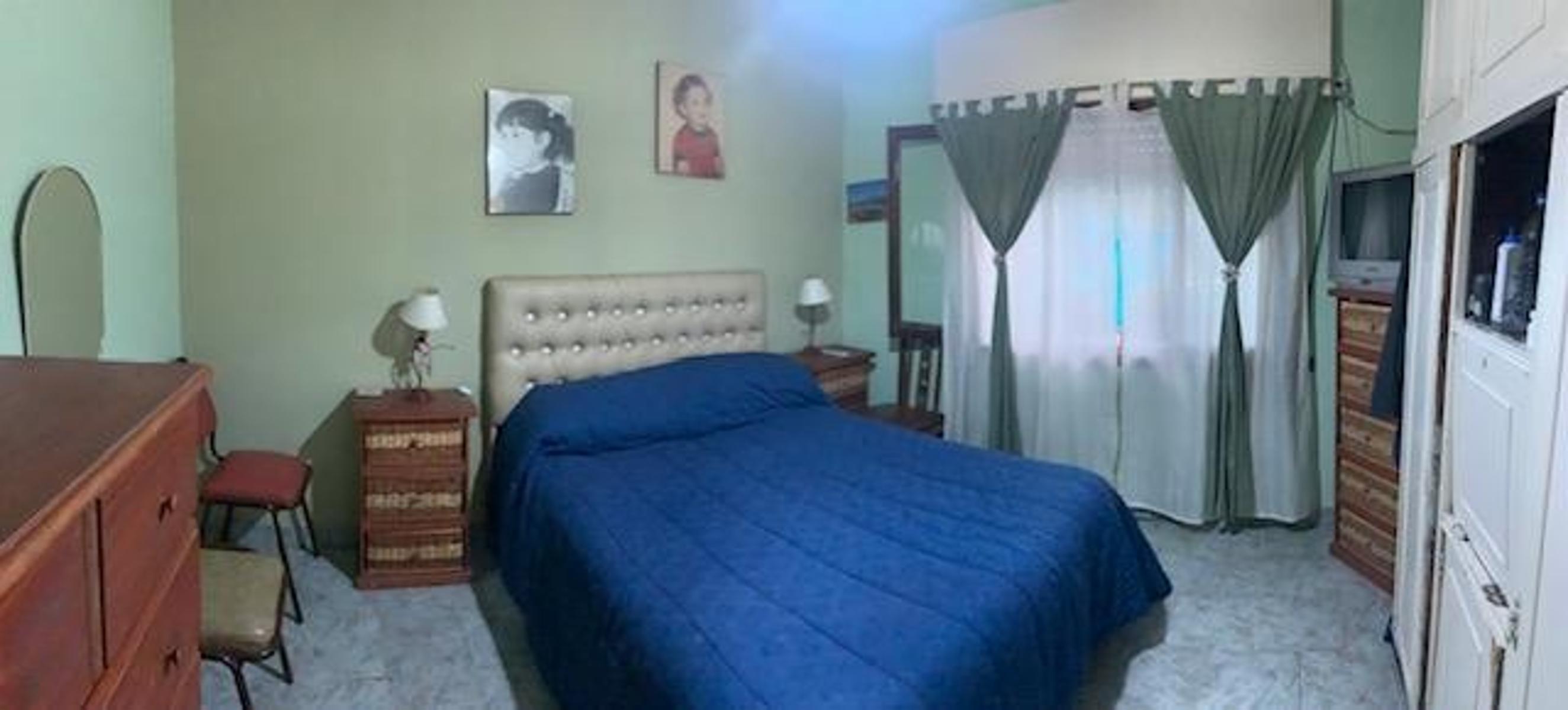 Casa de 4 ambientes lote de 10 x 30 en esquina con amplio jardin y fondo libre — foto 7